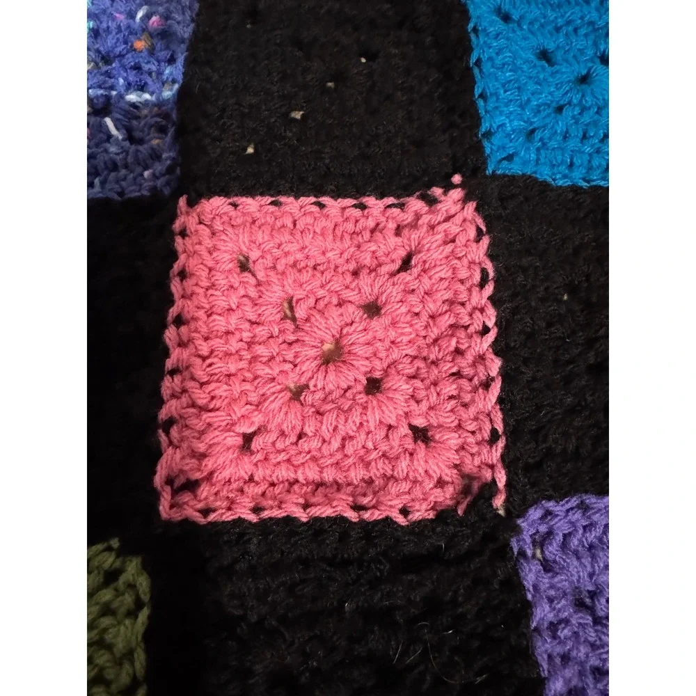 Roseanne Show 80x48 Granny Square Crochet Afghan Blanket MultiColor Squares Boho